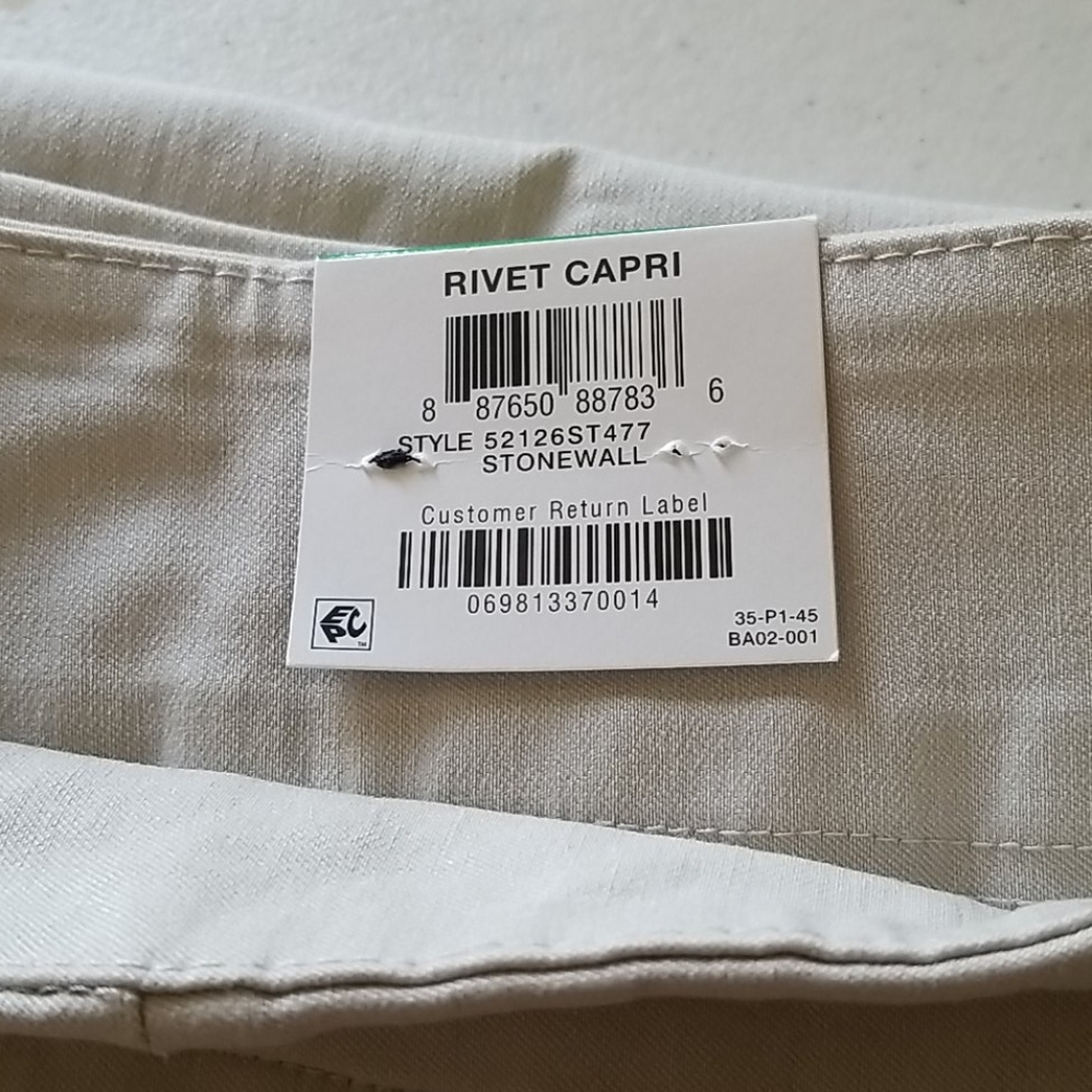 - New PL Embellished Pull-On Capri Pants - Picture 5 of 6